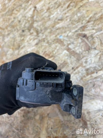 Педаль газа Nissan Primera p12