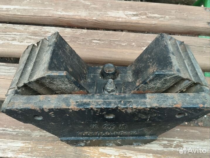 Подушка двигателя задняя (большая)