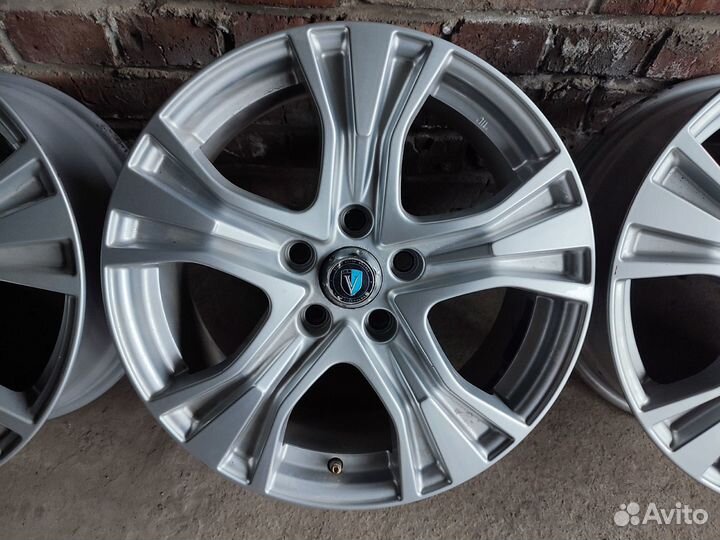 Литые диски R17 5х114.3