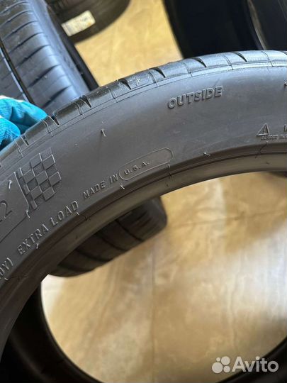 Michelin Pilot Sport 4 S 285/40 R22 и 325/35 R22