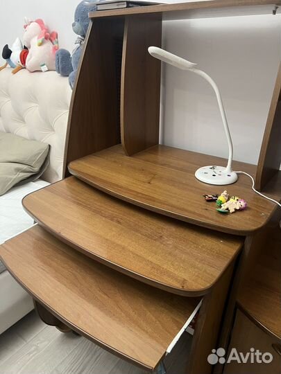Письменный стол для школьника