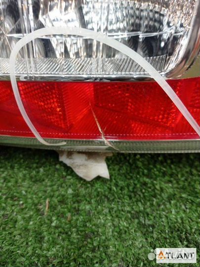 Стоп-сигнал задний правый toyota prius