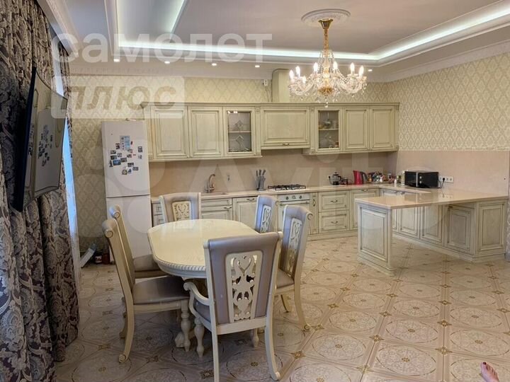 Коттедж 236,1 м² на участке 10 сот.