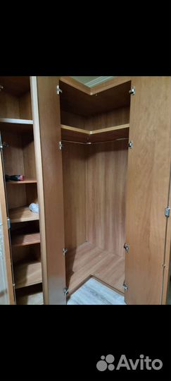 Угловой шкаф