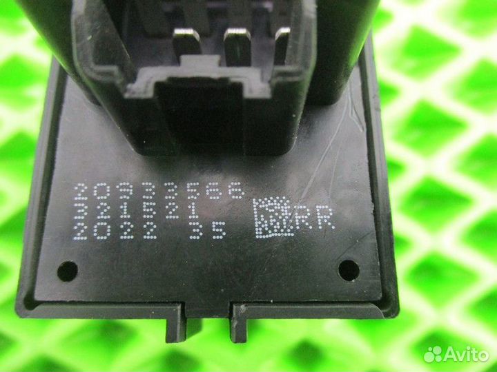 Кнопка стеклоподъемника Chevrolet Cruze 1 (J300)