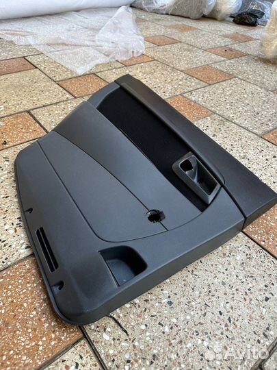 Задняя левая дверная карта приора 2