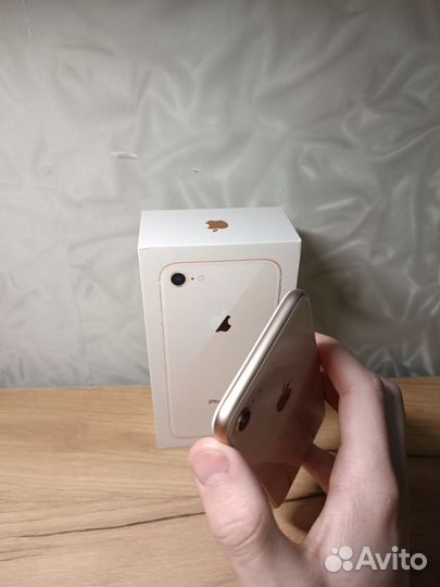 iPhone 8, 64 ГБ