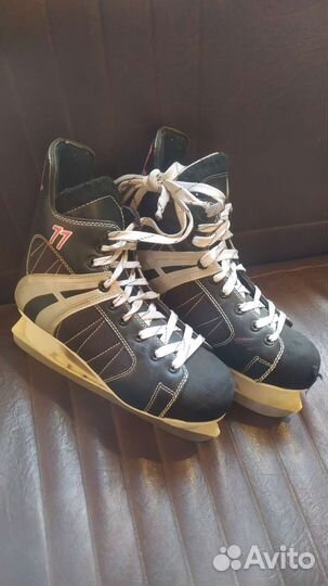 Коньки хоккейные 40 размер