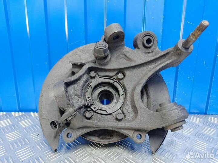 Кулак задний левый Kia Sorento 2 XM 2.2 D4HB 2009