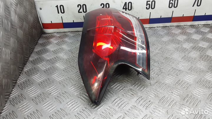 Фонарь Peugeot-Citroen DS4