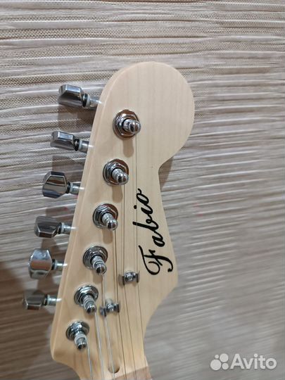 Новая электрогитара с новым комбиком