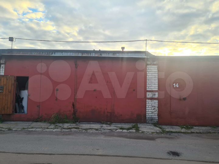 Гараж, > 30 м²