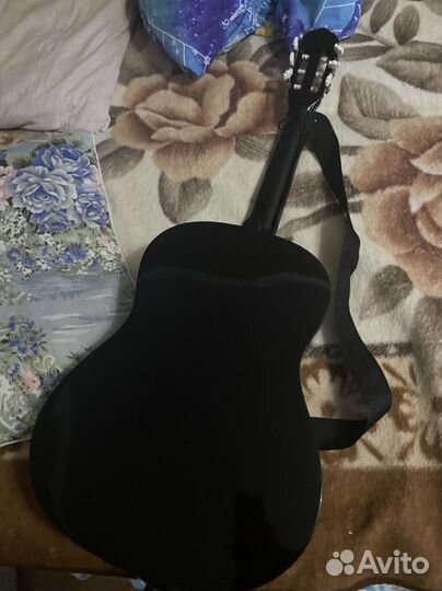 Акустическая гитара