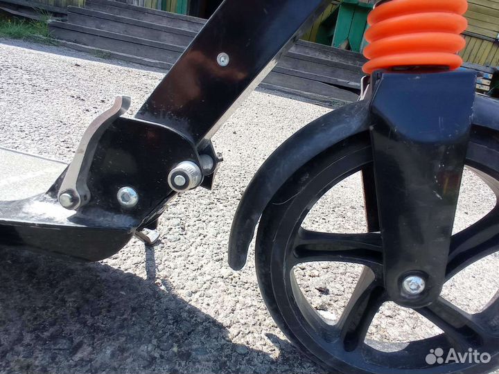 Два самоката