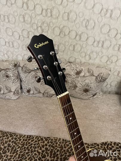Акустическая гитара Epiphone DR-200