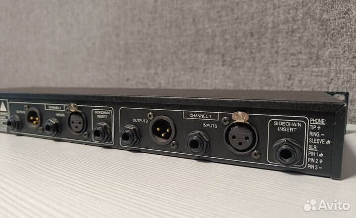 DBX 166A стерео компрессор