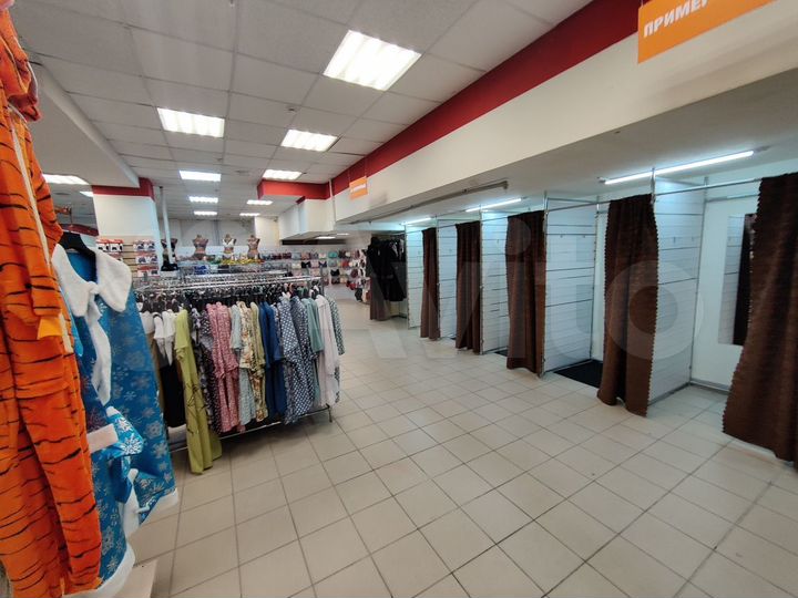 Торговая площадь, 990 м²