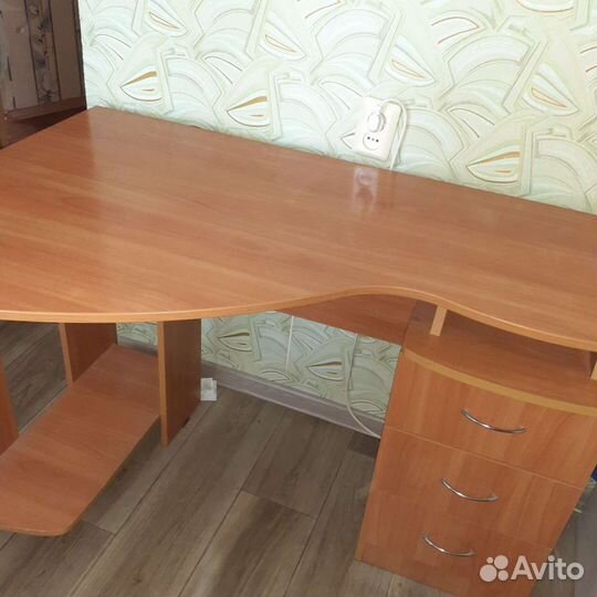 Компьютерный стол