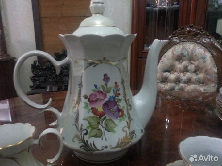 Старинный чайный сервиз