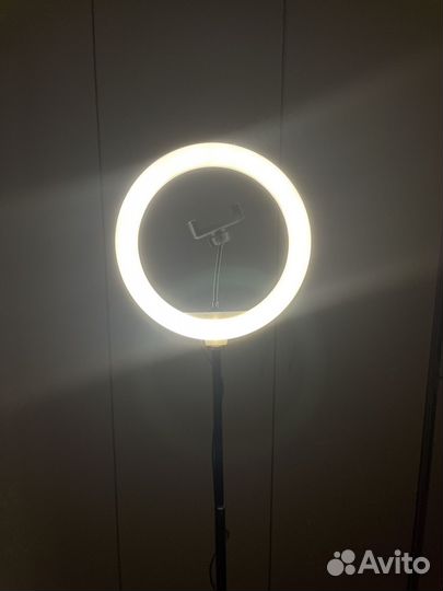 Кольцевая лампа со штативом