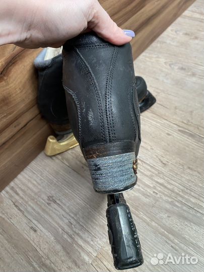 Фигурные коньки Risport Royal Super (Черные)