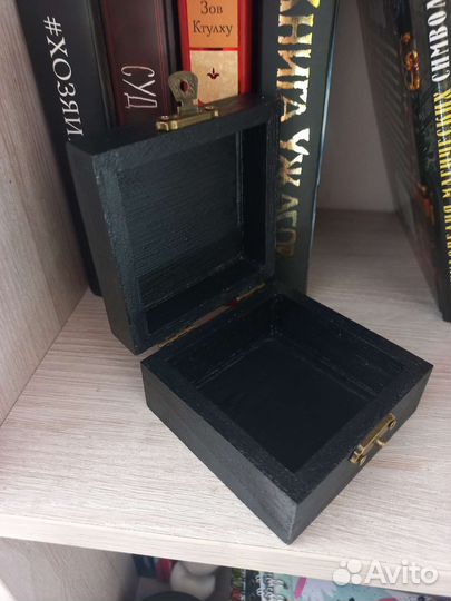 Шкатулка с ручной росписью