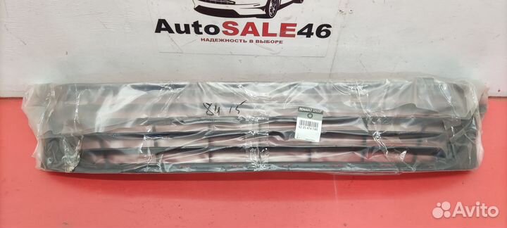 Решетка бампера Renault Logan 2