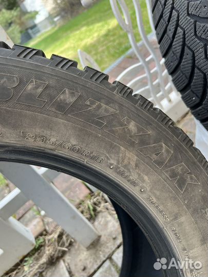 Bridgestone Blizzak Spike-01 235/60 R18