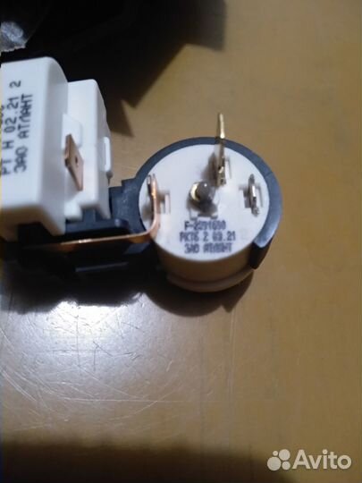Реле пусковые компресса холодильника ркт-1;ркт-2 ;