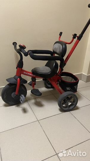 Велосипед каталка детский с родительской ручкой