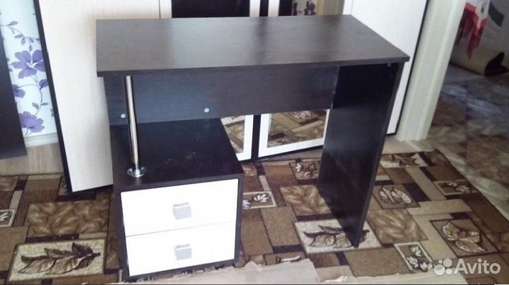 Косметический стол