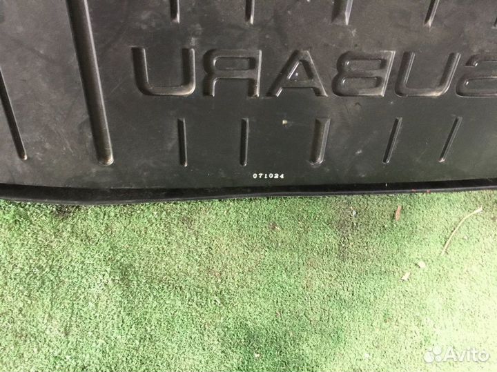 Коврик в багажник (ванночка)