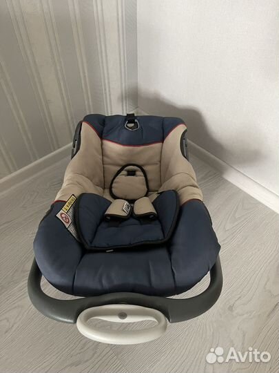 Автомобильное кресло