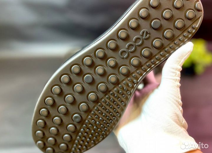 Кроссовки Ecco удобные