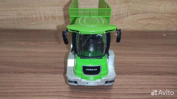 Грузовик Joskin Cargo-track Siku 4064P 1:32