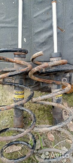 Стойки, привода на Рено Меган 2