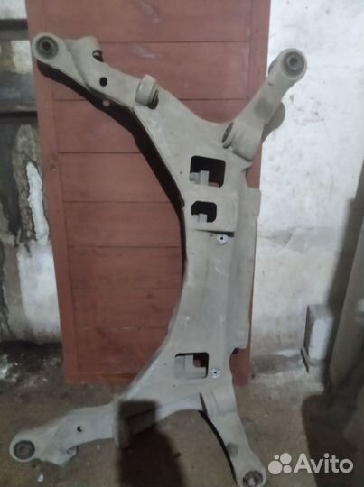 Подрамник запчасти Volvo S60 2.4 AT 2004