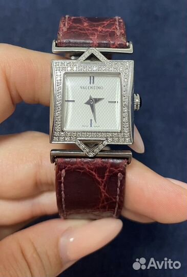 Часы Valentino с бриллиантами