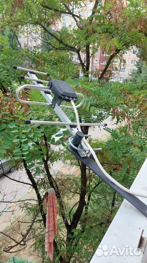 Тв приставка World Vision T64D+антенна+кронштейн