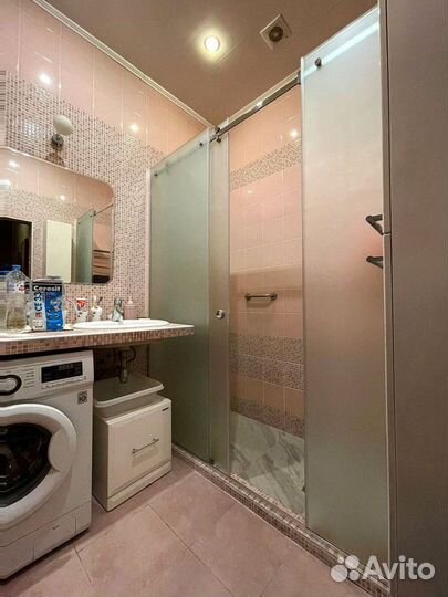 Душевая кабина из стекла