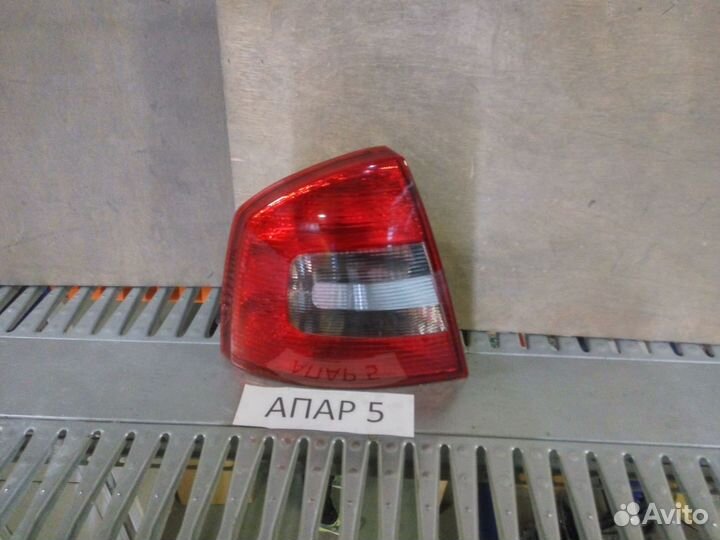 Фонарь левый Skoda Octavia A5
