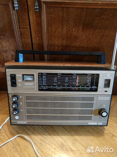 Советский радиоприемник океан 214