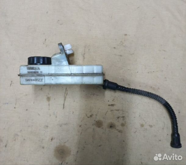 Бачок главного цилиндра сцепления Peugeot Partner