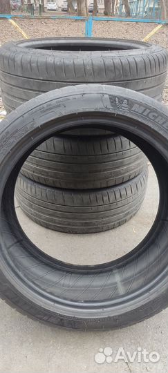 Michelin Pilot Sport 4 225/45 R18 и 245/40 R18 97Y