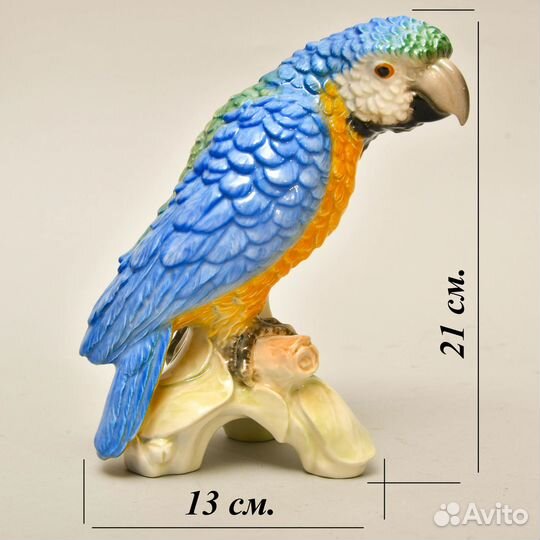 Фарфоровая Статуэтка