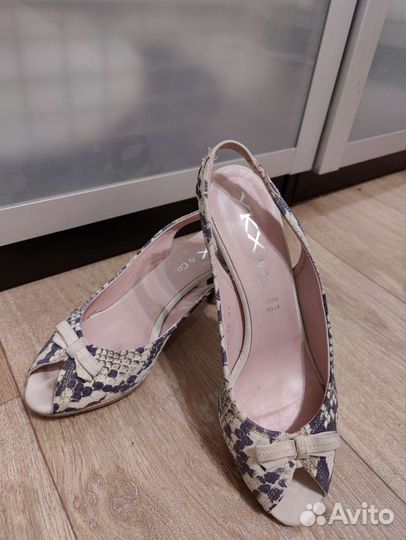 Босоножки женские