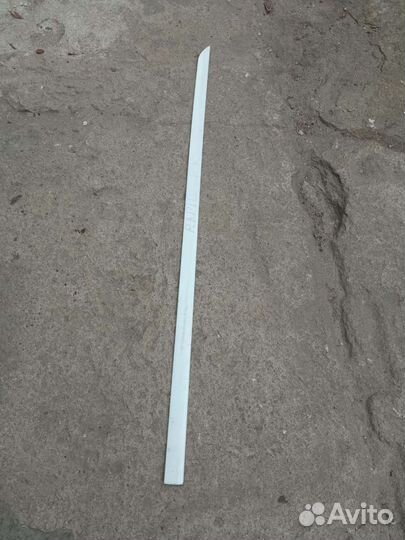 Skoda Rapid передний правый молдинг