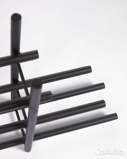 Полка для винных бутылок Shizu из черного металла