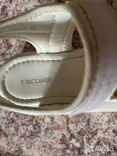 Сандалии женские