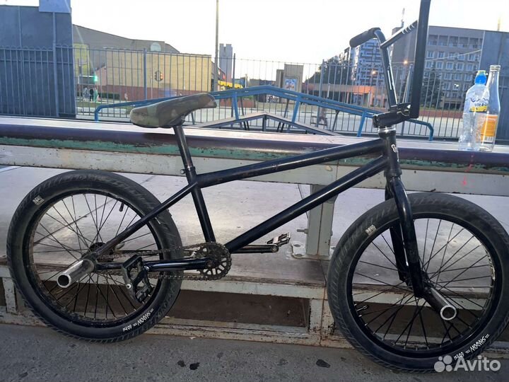 Трюковой велосипед BMX